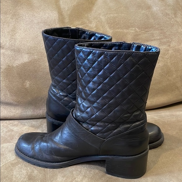 Halogen Quilted Black Leather Boots with Zipper 8M - Picture 3 of 7